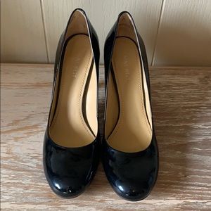 Nine West black patent leather heel